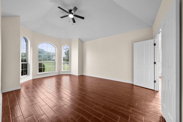 320 Woodland Oaks TRL, Buda, TX 78610