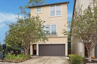 888 Fisher Street, Houston, TX 77018