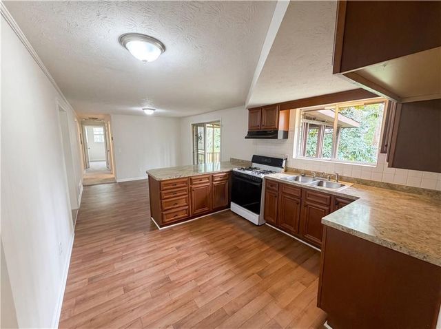 6372 S Skyline Drive, Douglasville, GA 30135