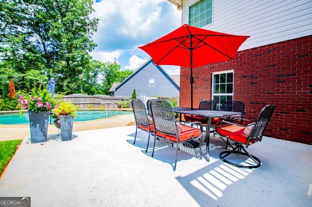 106 Emily Court, Carrollton, GA 30117