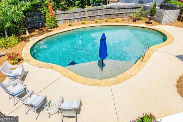 106 Emily Court, Carrollton, GA 30117