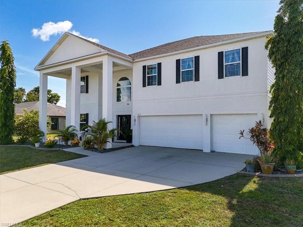 812 SW 11th CT, CAPE CORAL, FL 33991 — photo 2