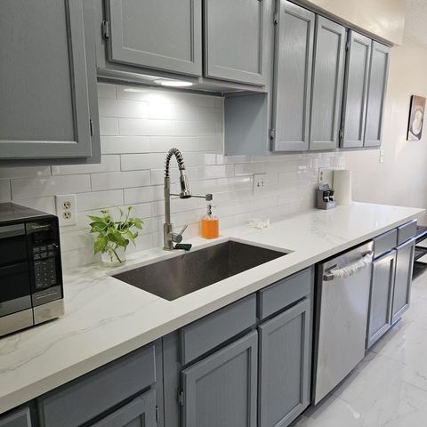 6507 Briar Glade Drive, Houston, TX 77072