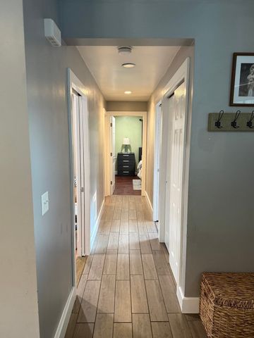 52 Chipaway Rd, Freetown, MA 02717