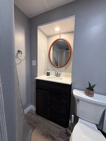 52 Chipaway Rd, Freetown, MA 02717