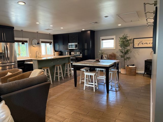 52 Chipaway Rd, Freetown, MA 02717