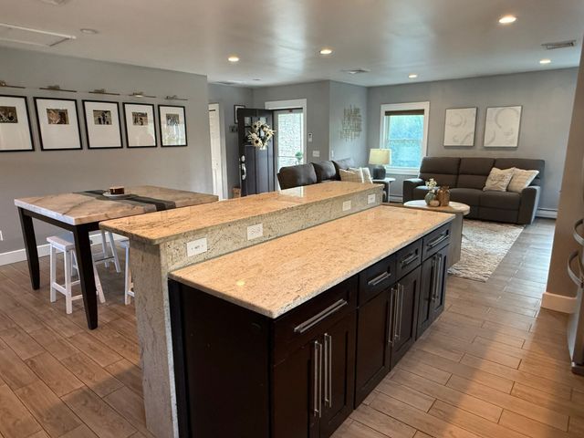 52 Chipaway Rd, Freetown, MA 02717