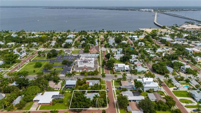 311 GILL STREET, Punta Gorda, FL 33950