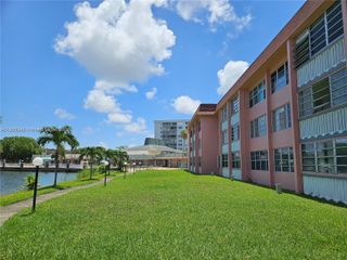 18555 NE 14th Ave 514, Miami, FL 33179