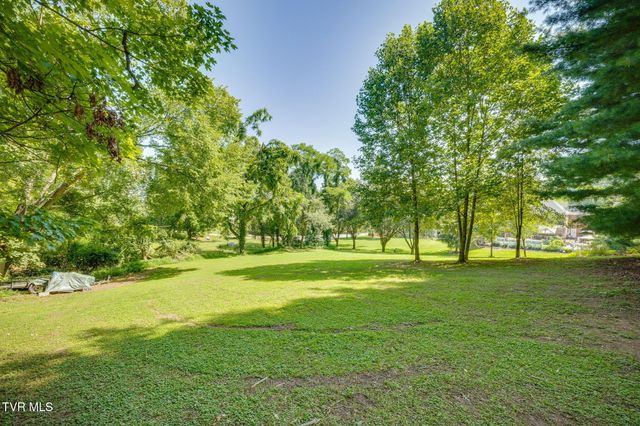 5105 Edens Way, Kingsport, TN 37664