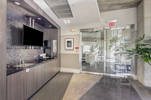 1901 Post Oak Boulevard 408, Houston, TX 77056