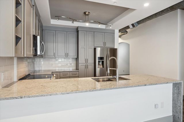 1901 Post Oak Boulevard 408, Houston, TX 77056