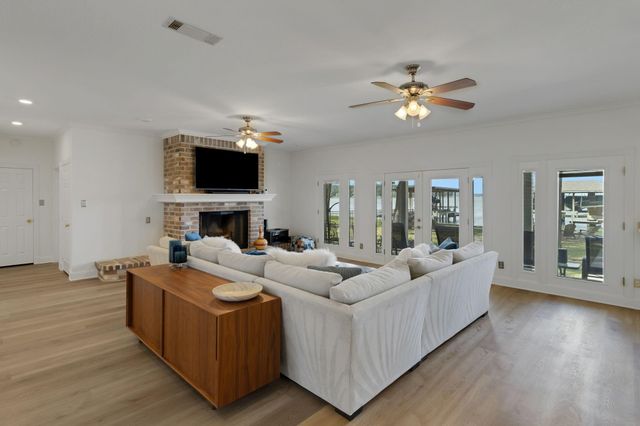 40 Pebble Beach Circle, Coldspring, TX 77331