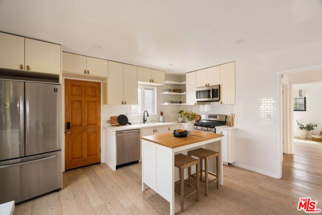 207 S Aviation Boulevard, Manhattan Beach, CA 90266