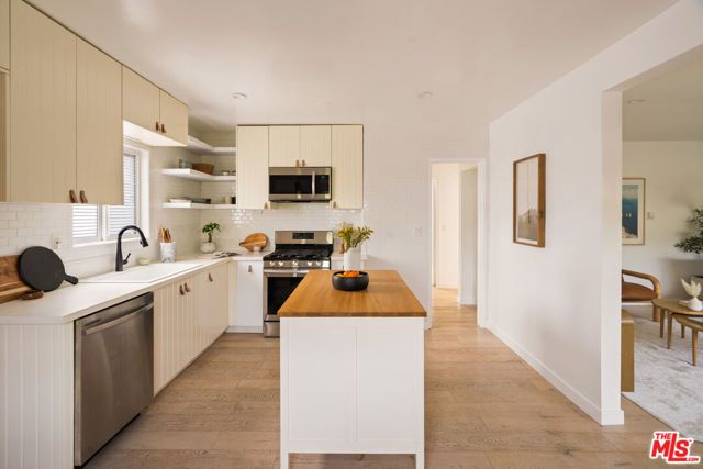207 S Aviation Boulevard, Manhattan Beach, CA 90266