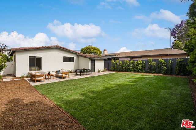 207 S Aviation Boulevard, Manhattan Beach, CA 90266