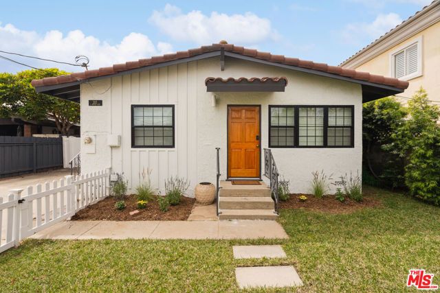 207 S Aviation Boulevard, Manhattan Beach, CA 90266