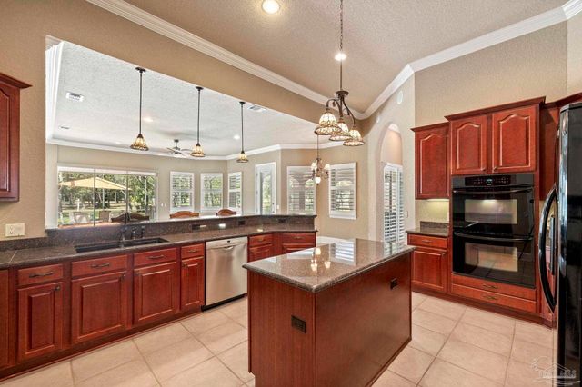 2796 Pebble Beach Dr, Navarre, FL 32566