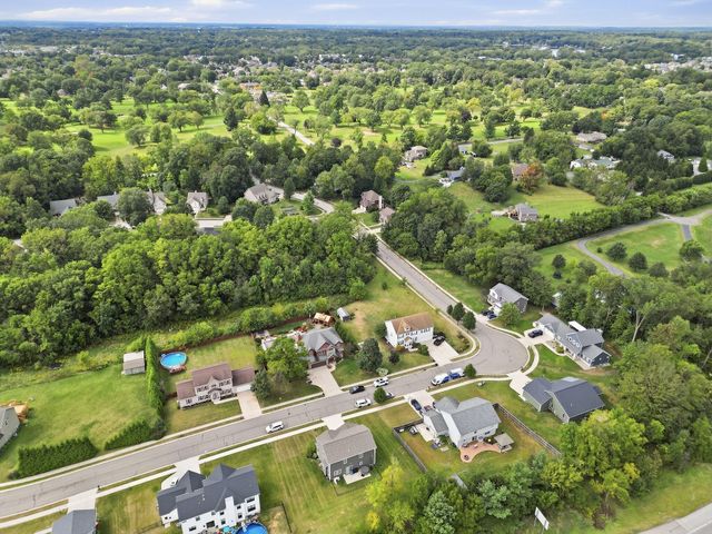 3304 Blue Grouse Street, Valparaiso, IN 46383
