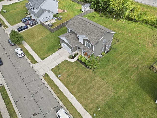 3304 Blue Grouse Street, Valparaiso, IN 46383