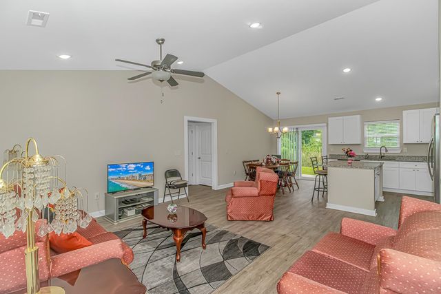 1430 Heirloom Dr., Conway, SC 29527