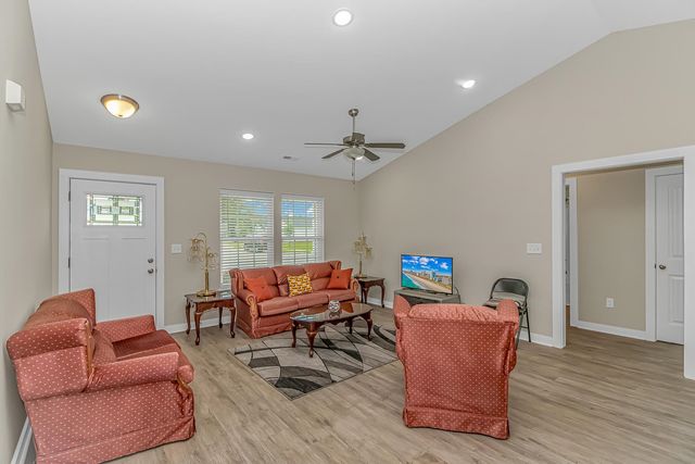 1430 Heirloom Dr., Conway, SC 29527