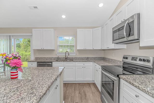 1430 Heirloom Dr., Conway, SC 29527