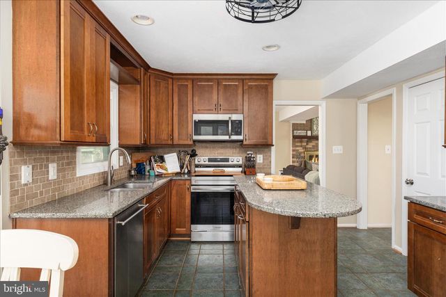 10245 BATTLEFIELD DR, Manassas, VA 20110