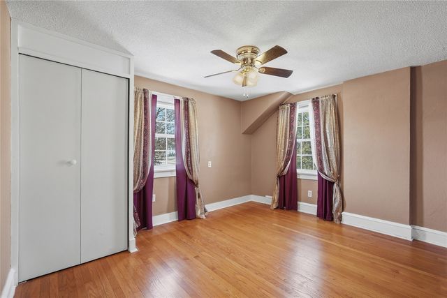 330 Crescent St SE, Cedar Rapids, IA 52403