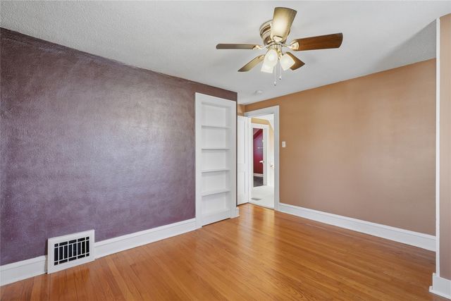 330 Crescent St SE, Cedar Rapids, IA 52403