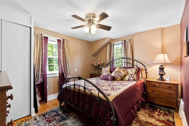 330 Crescent St SE, Cedar Rapids, IA 52403