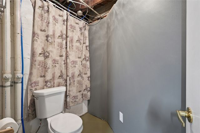 330 Crescent St SE, Cedar Rapids, IA 52403