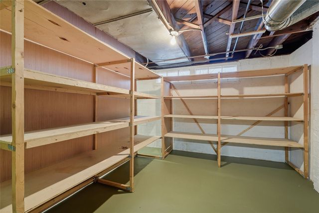 330 Crescent St SE, Cedar Rapids, IA 52403