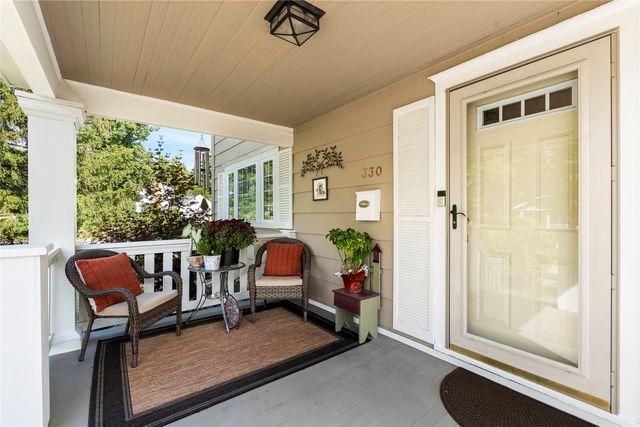 330 Crescent St SE, Cedar Rapids, IA 52403