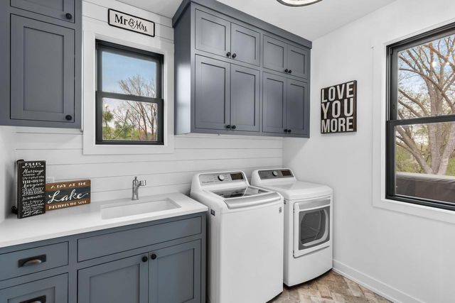 270 Peavey Road, Wayzata, MN 55391