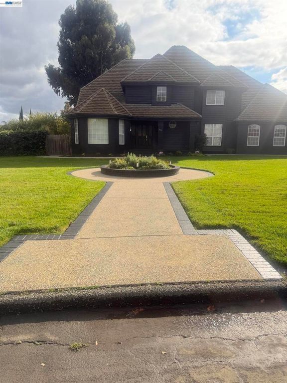 15 Madeira Ct, Oakley, CA 94561