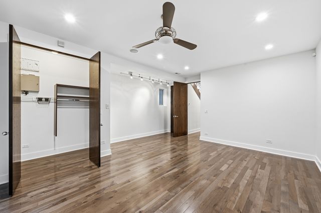 2070 N Oakley Avenue, Chicago, IL 60647