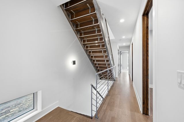 2070 N Oakley Avenue, Chicago, IL 60647