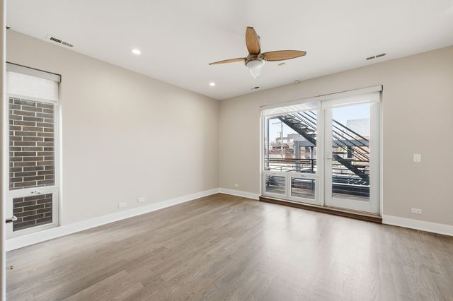 2070 N Oakley Avenue, Chicago, IL 60647