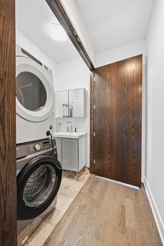 2070 N Oakley Avenue, Chicago, IL 60647