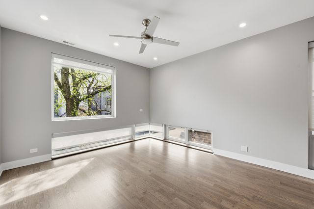 2070 N Oakley Avenue, Chicago, IL 60647