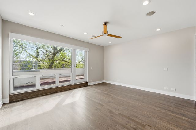 2070 N Oakley Avenue, Chicago, IL 60647