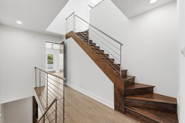 2070 N Oakley Avenue, Chicago, IL 60647