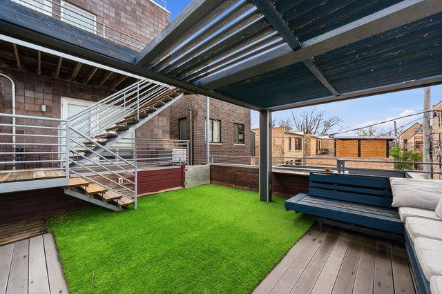 2070 N Oakley Avenue, Chicago, IL 60647