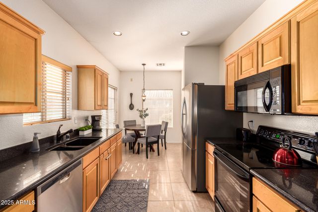 6425 S KIMBERLEE Way, Chandler, AZ 85249