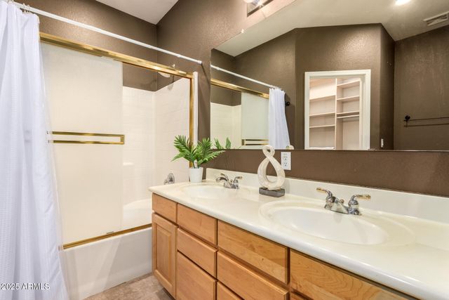 6425 S KIMBERLEE Way, Chandler, AZ 85249