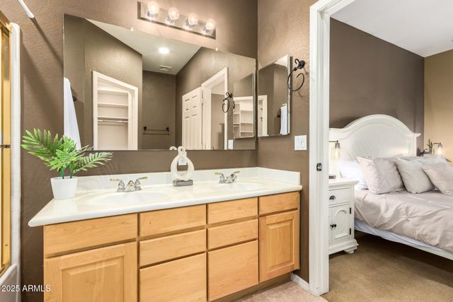 6425 S KIMBERLEE Way, Chandler, AZ 85249