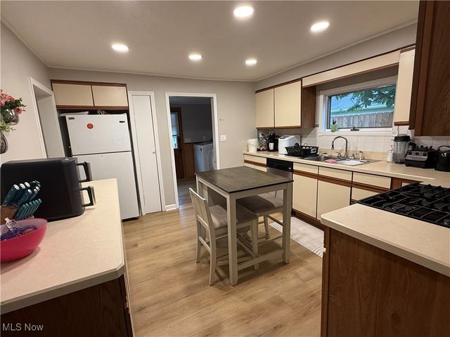 5435 Whitehaven Avenue, North Olmsted, OH 44070