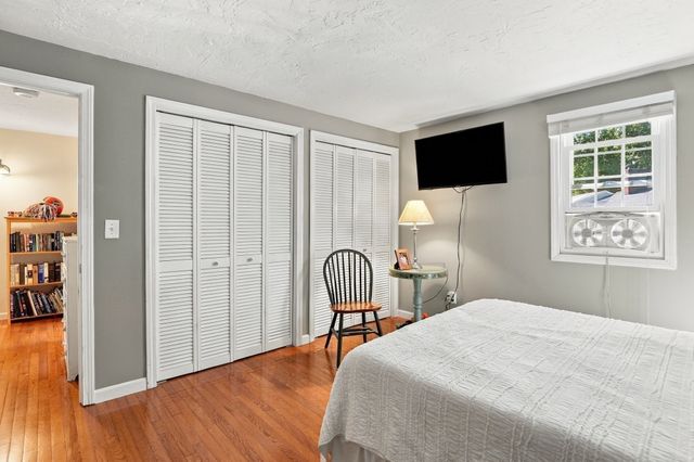1 Tiffany Circle 1, Millbury, MA 01527