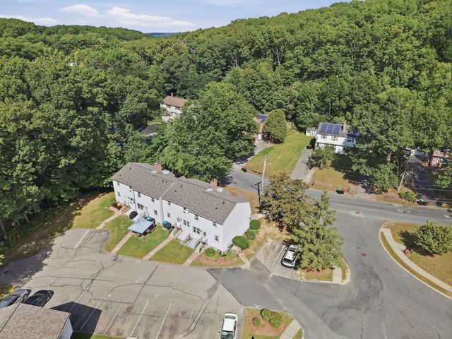 1 Tiffany Circle 1, Millbury, MA 01527